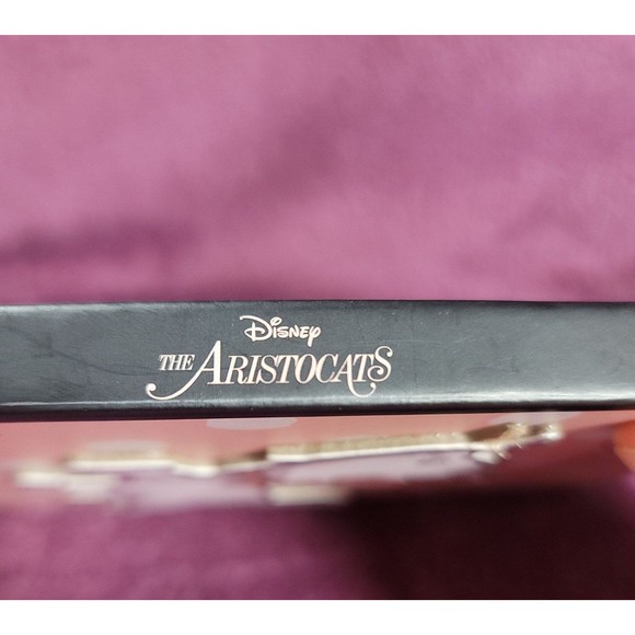 Disney Aristocats Marie 12 Eyeshadow Palette - Picture 4 of 4